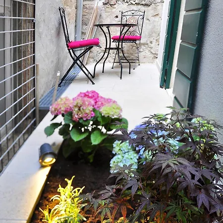 Triple In The Center * سبليت