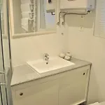 Guest house Triple In The Center *